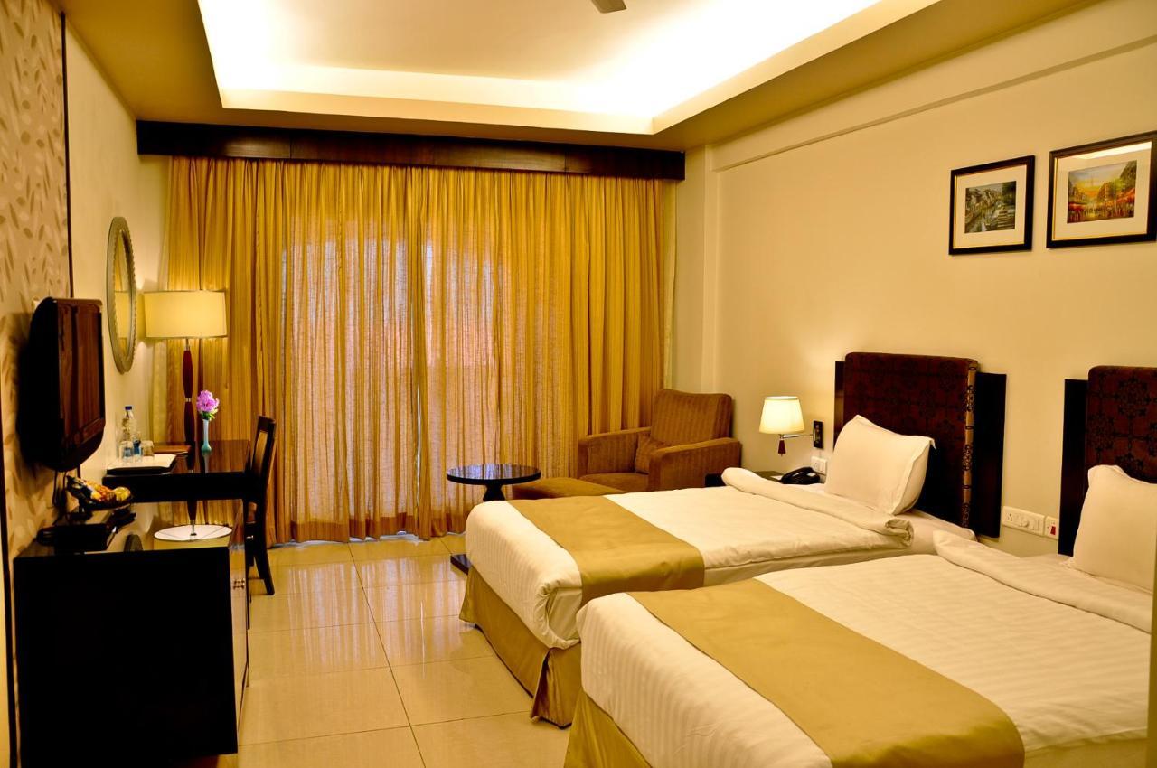 Pramod Convention & Club Resort カタック エクステリア 写真