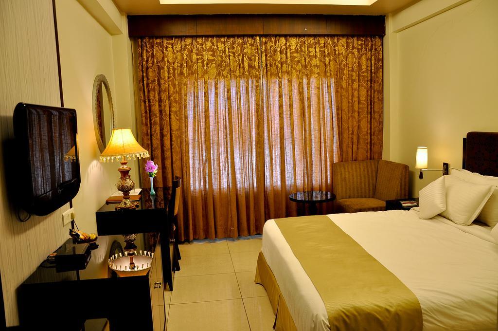 Pramod Convention & Club Resort カタック エクステリア 写真